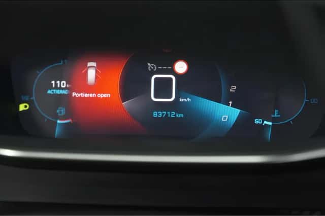 Peugeot 2008 (2020) thumbnail 33
