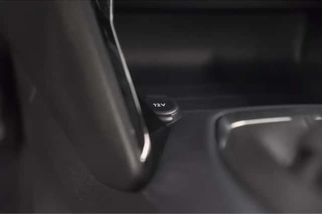 Peugeot 2008 (2020) thumbnail 36
