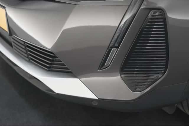 Peugeot 3008 (2023) thumbnail 17