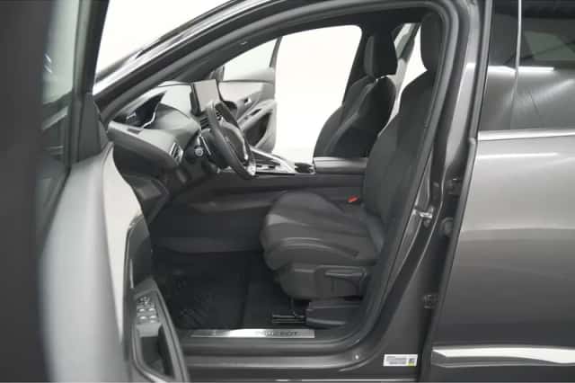 Peugeot 3008 (2023) thumbnail 25