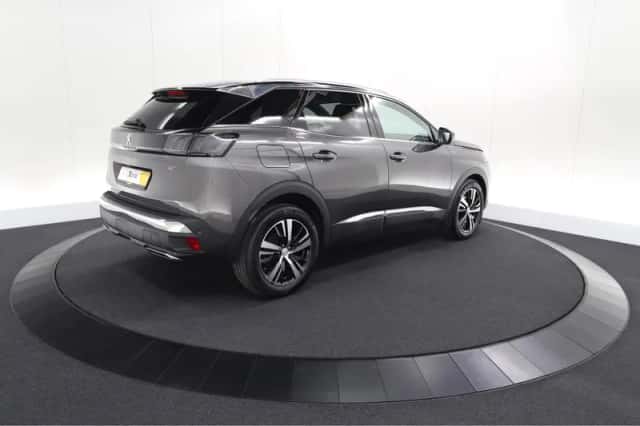 Peugeot 3008 (2023) thumbnail 5