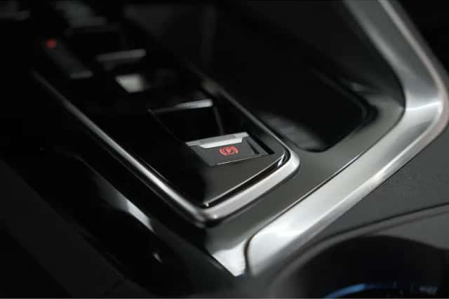 Peugeot 3008 (2023) thumbnail 42