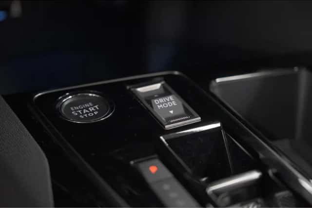 Peugeot 3008 (2023) thumbnail 44