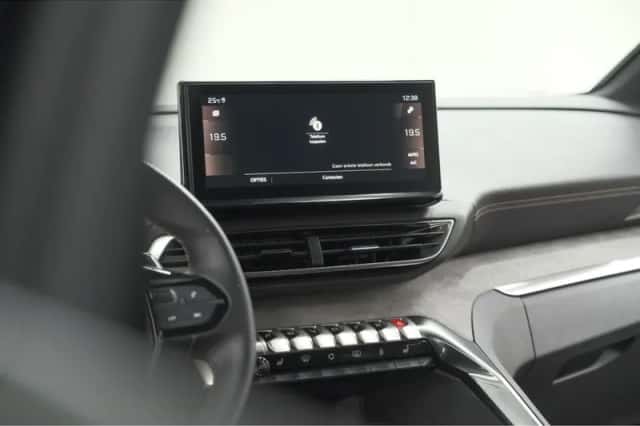 Peugeot 3008 (2023) thumbnail 51