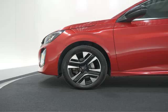 Peugeot 208 (2024) thumbnail 17