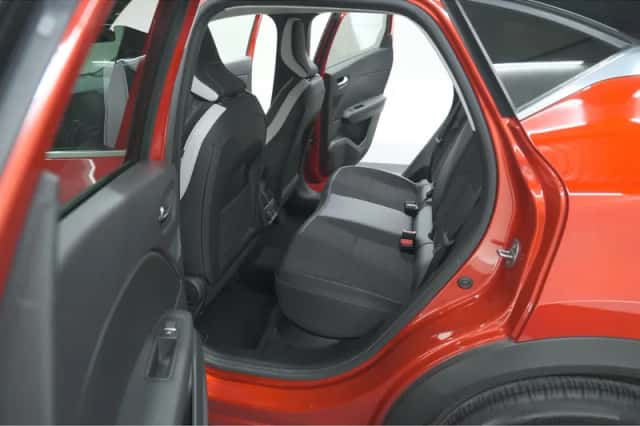 Renault Captur (2024) thumbnail 26
