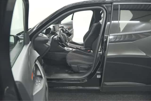 Peugeot 2008 (2023) thumbnail 22