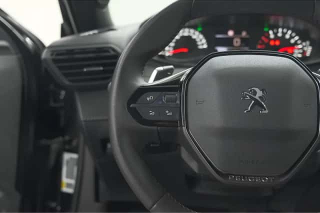 Peugeot 2008 (2023) thumbnail 29