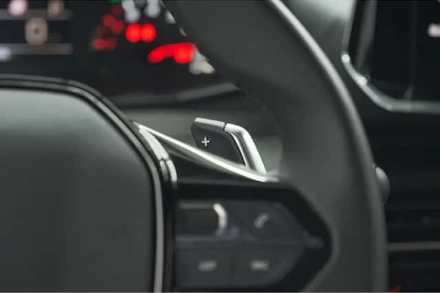 Peugeot 2008 (2023) thumbnail 32