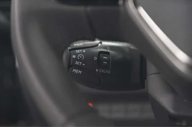 Peugeot 2008 (2023) thumbnail 35