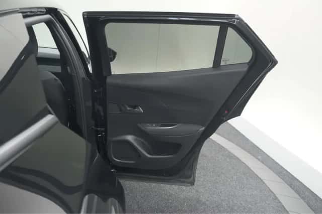 Peugeot 2008 (2023) thumbnail 60