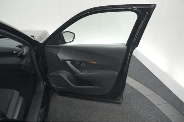 Peugeot 2008 (2023) thumbnail 61