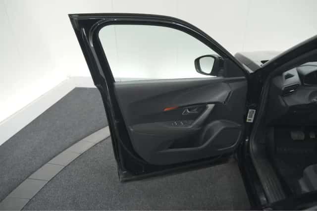 Peugeot 2008 (2023) thumbnail 63