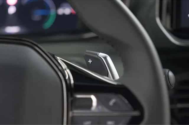 Peugeot 2008 (2025) thumbnail 35