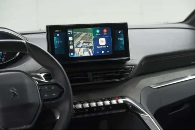 Peugeot 3008 (2023) thumbnail 3