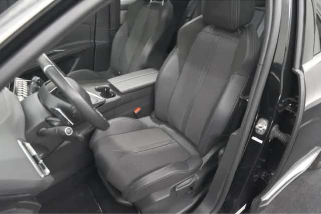 Peugeot 3008 (2023) thumbnail 25