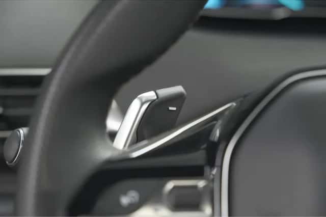 Peugeot 3008 (2023) thumbnail 32