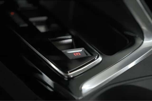 Peugeot 3008 (2023) thumbnail 39