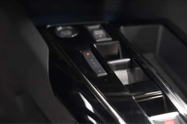 Peugeot 3008 (2023) thumbnail 40