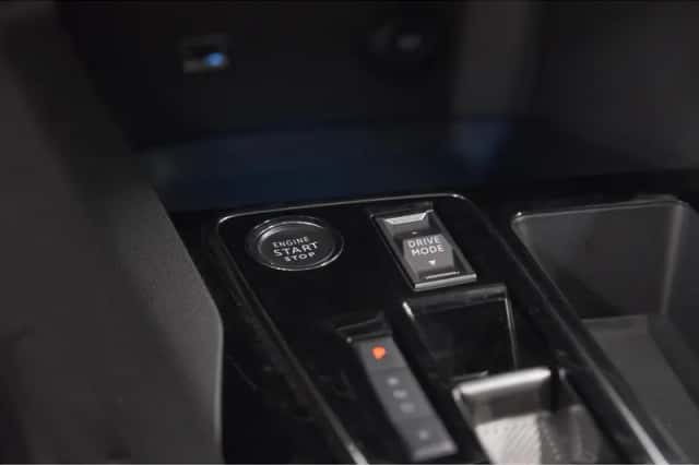 Peugeot 3008 (2023) thumbnail 41