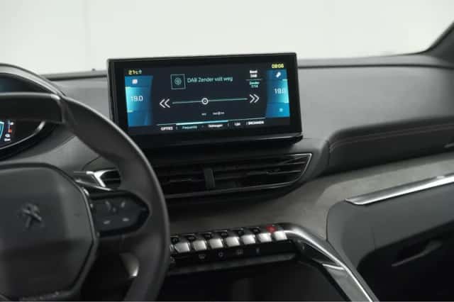 Peugeot 3008 (2023) thumbnail 45