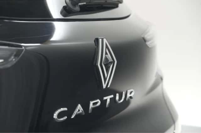 Renault Captur (2025) thumbnail 4