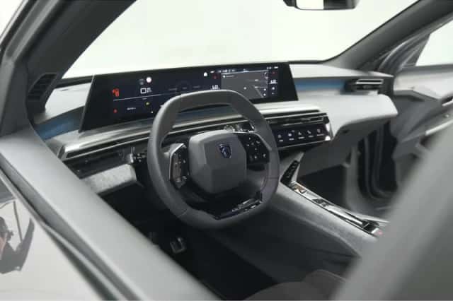 Peugeot 3008 (2025) thumbnail 2