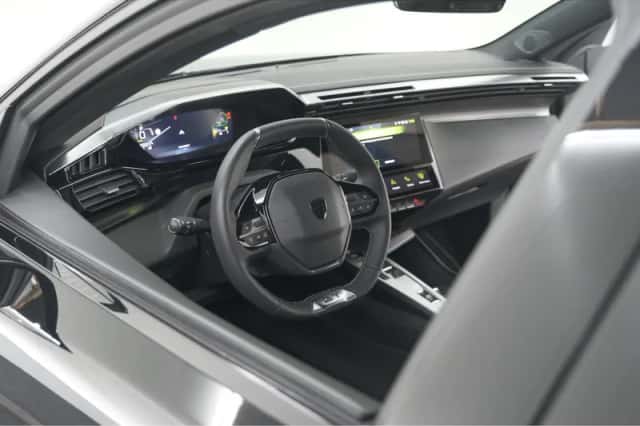 Peugeot 408 (2024) thumbnail 2