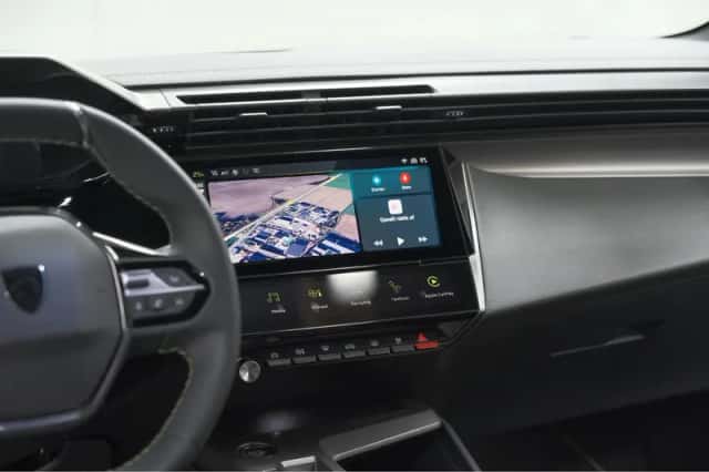 Peugeot 408 (2024) thumbnail 3