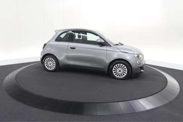Fiat 500 (2023) thumbnail 5