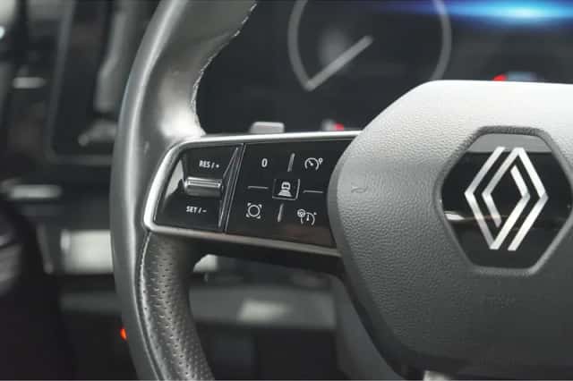 Renault Austral (2023) thumbnail 3
