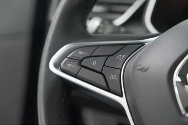 Renault Clio (2020) thumbnail 3
