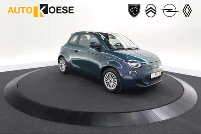 Fiat 500 (2023) thumbnail 1