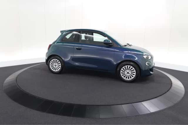 Fiat 500 (2023) thumbnail 6