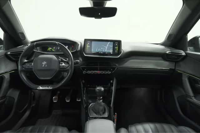 Peugeot 2008 (2021) thumbnail 2