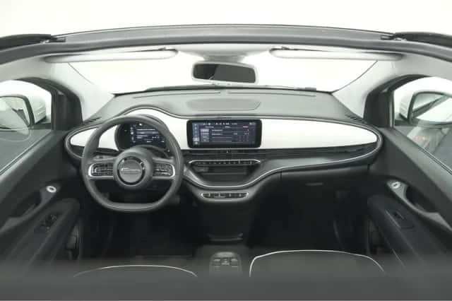 Fiat 500C (2023) thumbnail 2