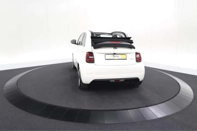 Fiat 500C (2023) thumbnail 5