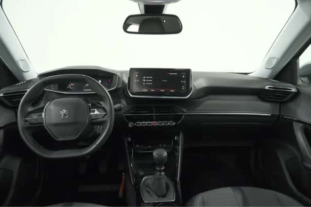Peugeot 2008 (2021) thumbnail 2