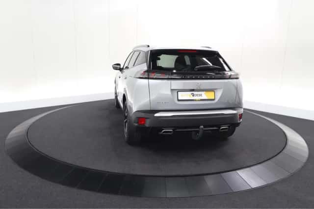 Peugeot 2008 (2021) thumbnail 4