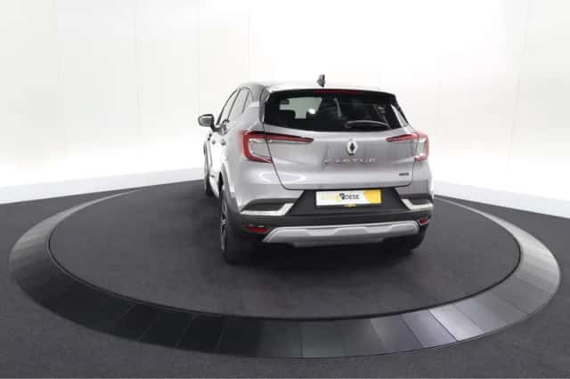 Renault Captur (2022) thumbnail 4