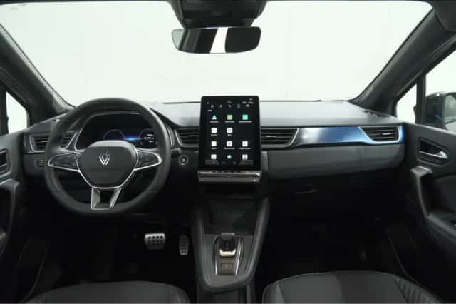 Renault Captur (2025) thumbnail 2