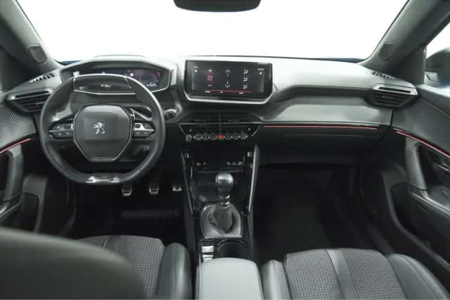 Peugeot 2008 (2023) thumbnail 2
