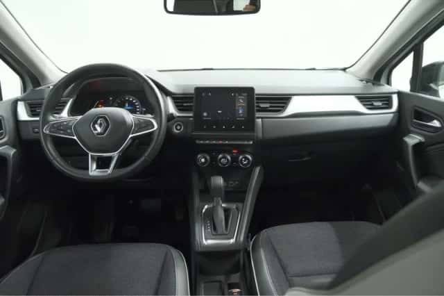 Renault Captur (2023) thumbnail 2