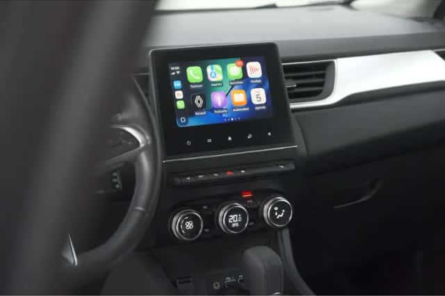 Renault Captur (2023) thumbnail 3
