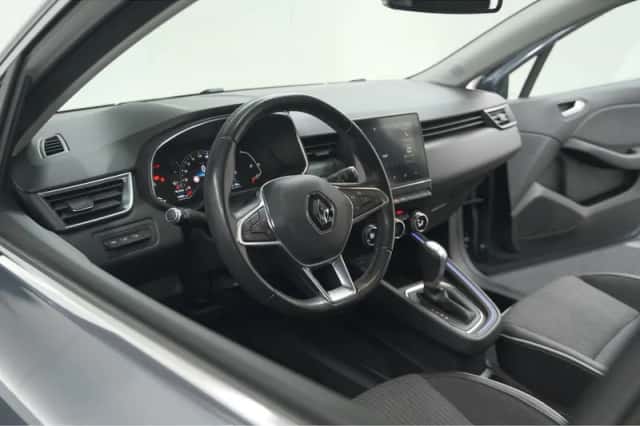 Renault Clio (2021) thumbnail 2