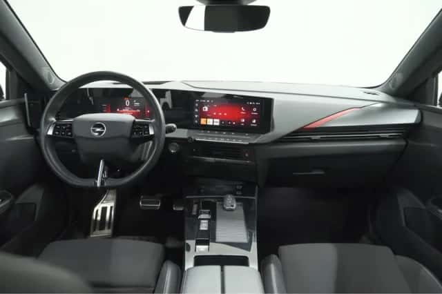 Opel Astra (2022) thumbnail 2