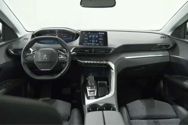 Peugeot 3008 (2020) thumbnail 2