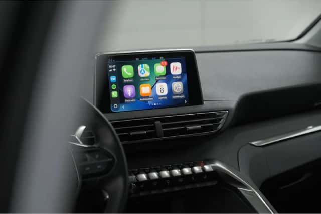 Peugeot 3008 (2020) thumbnail 3