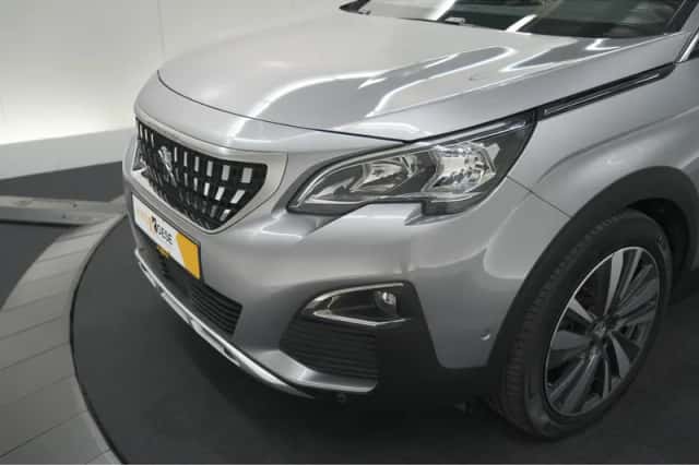 Peugeot 3008 (2020) thumbnail 6