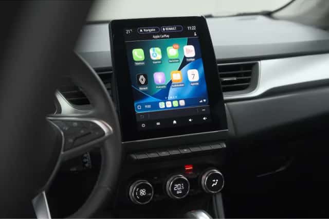 Renault Captur (2022) thumbnail 3